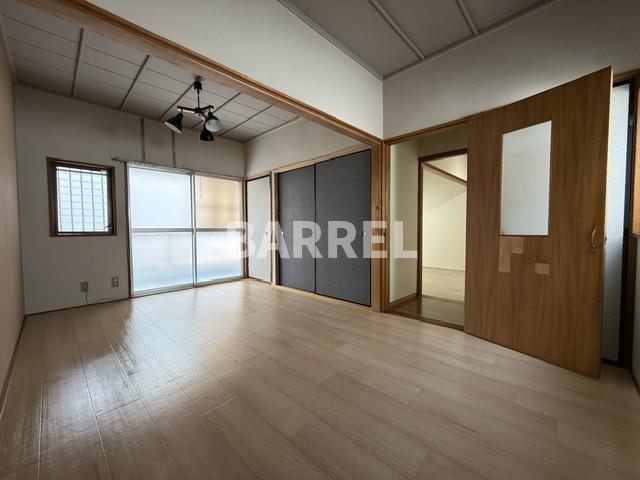 川西市小花1丁目テラスの内装