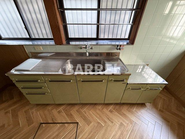 川西市小花1丁目テラスのキッチン