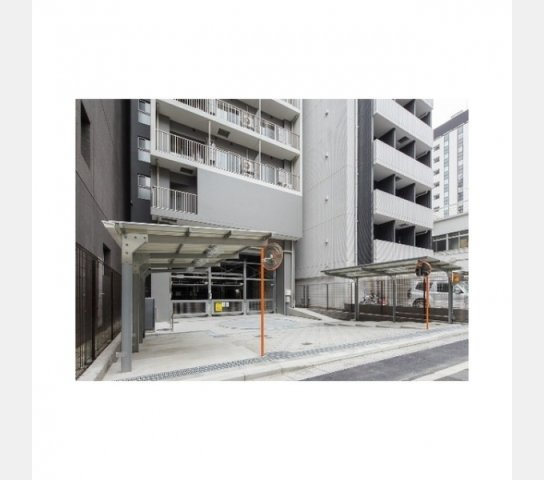 コンフォリア蒲田の駐車場