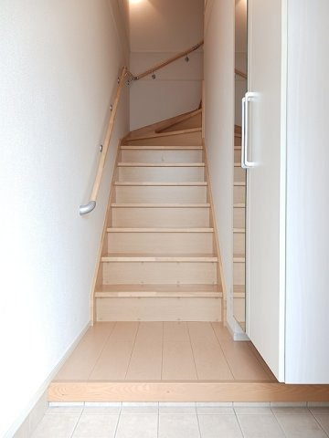 ノーブルＢの玄関