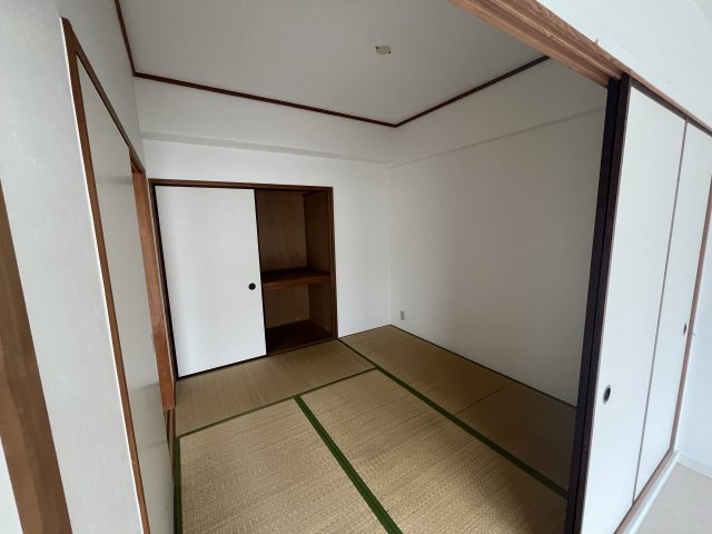 コーポ奈津の和室|現状優先です。