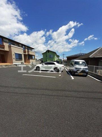 グレイスヒルズＢの駐車場|高崎、前橋のお部屋探しはエンドスケープまで！お客様の理想お聞かせ下さい♪