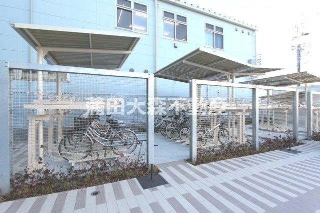 AZESTアゼスト千鳥町のその他共用部分|屋根付きラック式の駐輪場