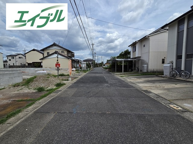 小牧市外堀2丁目　新築戸建　2号棟の前面道路含む現地写真