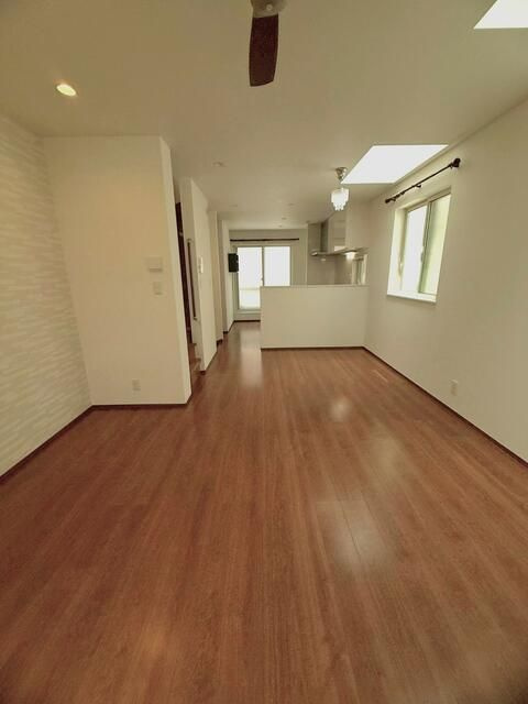 小竹向原戸建の居間・リビング