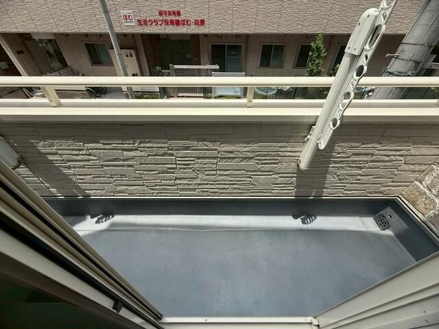 小竹向原戸建のバルコニー