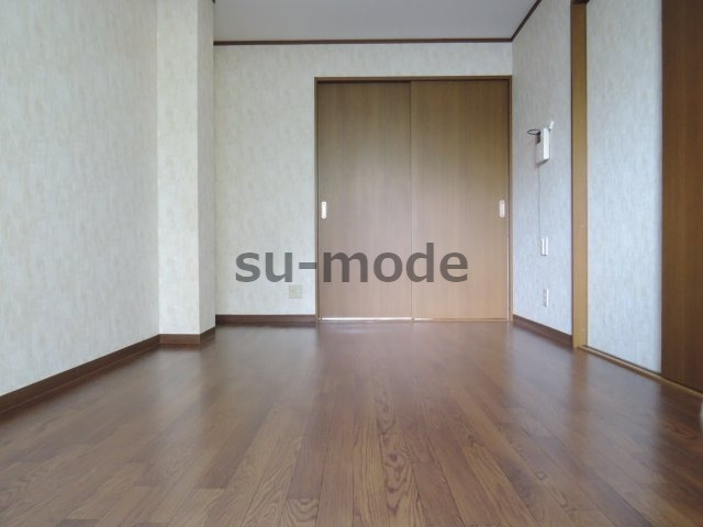 深沢ハイムB棟の洋室