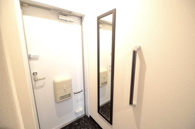 クレイノアビテの玄関