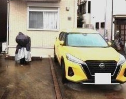 ゴールドクレストの駐車場