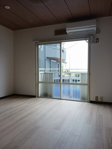フロリサープレスの内装
