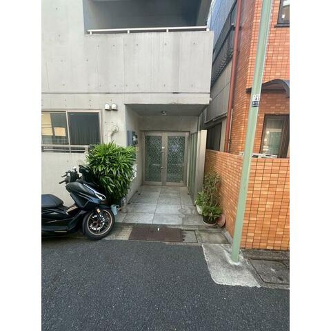 【エントランス】 | Hビル