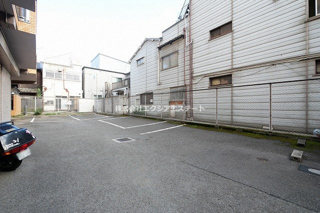 ライオンズマンション阿倍野の駐車場