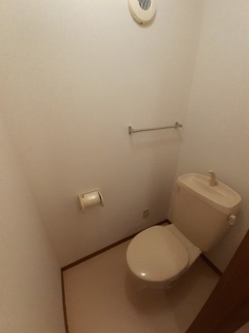 ネオメイト２１　Ｂ　　刈谷市近郊の賃貸はクラスホーム刈谷店のトイレ|コンパクトで使いやすいトイレです