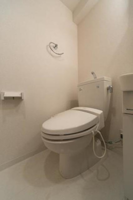 【トイレ】 | Ｌｉｂｅｒｔａ　ｖｉｌｌａ | ※写真は同タイプ住戸です。