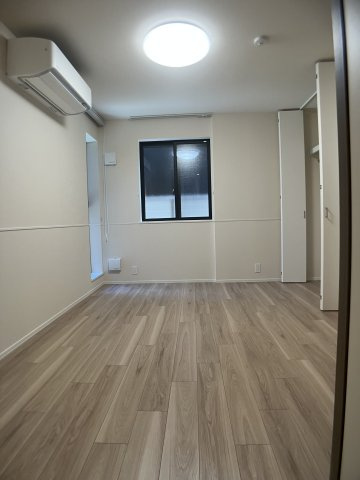 【洋室】 | パークイースト | ※別部屋参考写真