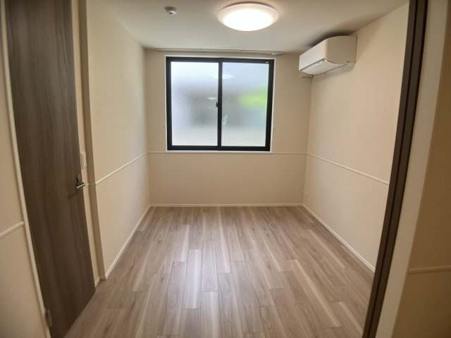 【洋室】 | パークイースト | ※別部屋参考写真