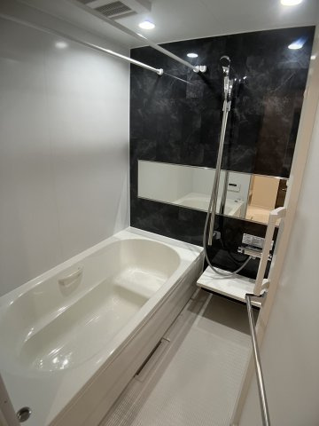 【浴室】 | パークイースト | ※別部屋参考写真