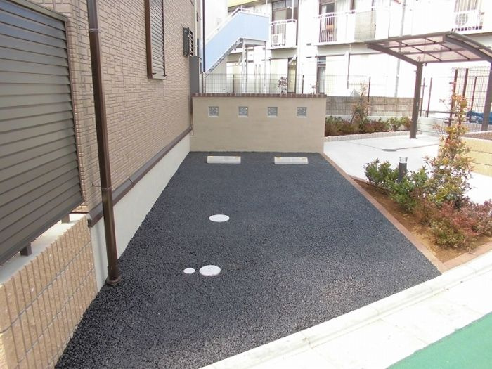シャルマンの駐車場