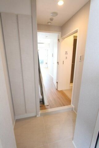 プラウドフラット東神田の玄関