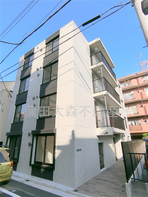 COCOCUBE矢口渡の外観|おしゃれな外観　2019年8月築　RC鉄筋コンクリート造4階建て総戸数14戸
東急多摩川線矢口渡駅近の東京都大田区東矢口2丁目　落ち着いた住環境！
