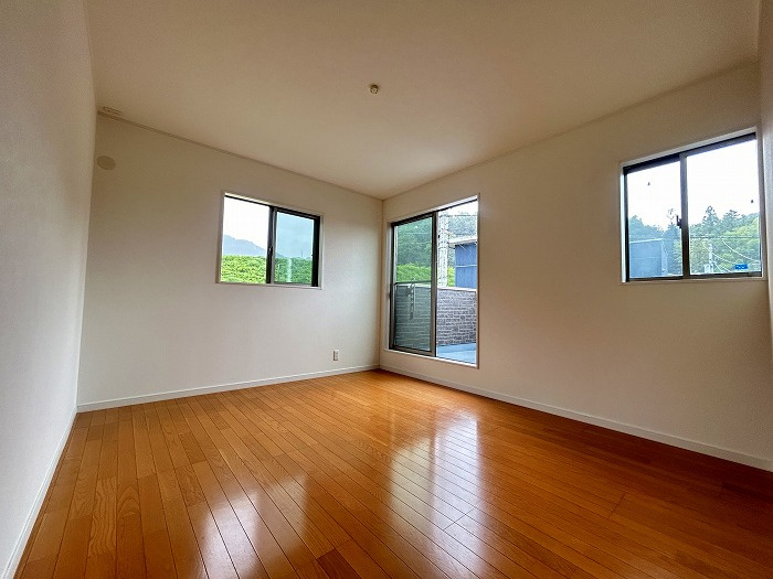 ☆選べる家具プレゼント☆松山市東野3丁目　４SLDKの洋室