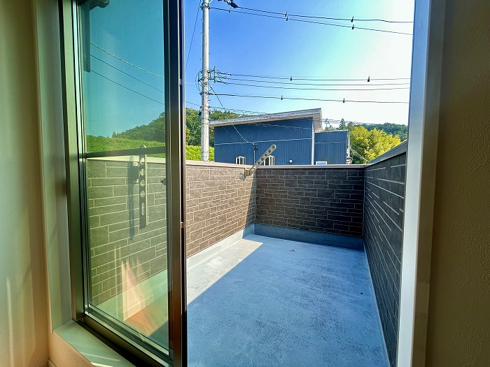 ☆選べる家具プレゼント☆松山市東野3丁目　４SLDKのバルコニー