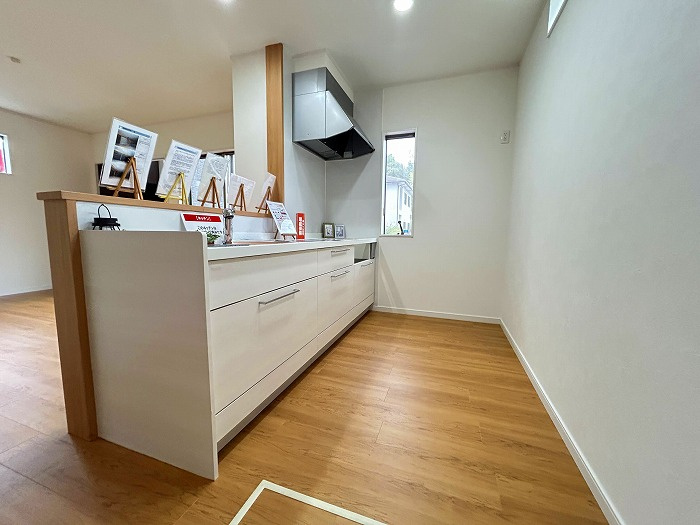 ☆選べる家具プレゼント☆松山市東野3丁目　４SLDKのキッチン