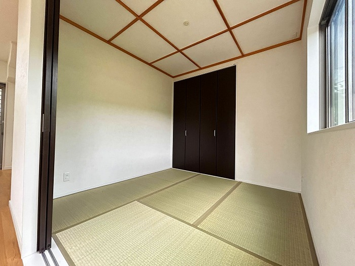 ☆選べる家具プレゼント☆松山市東野3丁目　４SLDKの和室