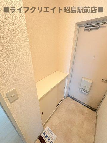 昭島市宮沢町２丁目の賃貸マンションの玄関