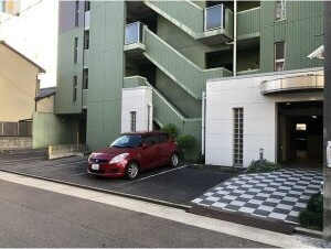 AHマンション泉の駐車場