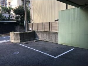 AHマンション泉の駐車場