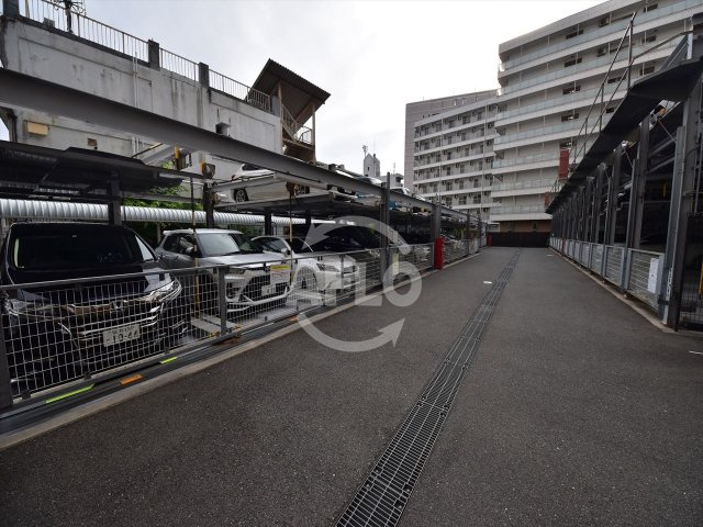 グラマシー京橋（旧エコロジー京橋レジデンス）の駐車場|グラマシー京橋　駐車場