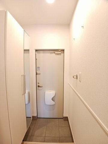 ファミールケイ　Ｂの玄関