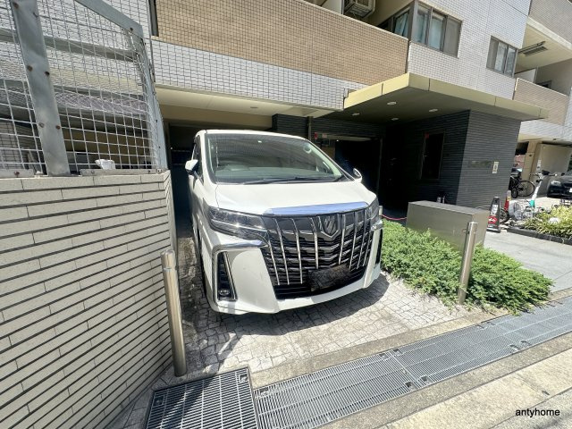 アーデンタワー北堀江　仲介手数料の駐車場