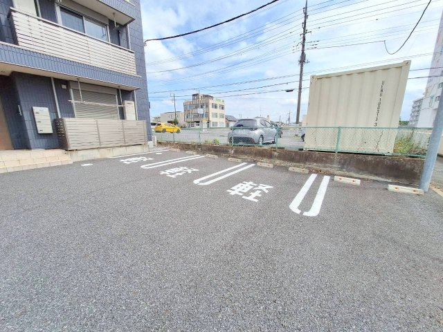 ブルーコートの駐車場