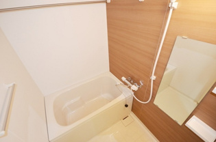 シンプルで使いやすい浴室です！