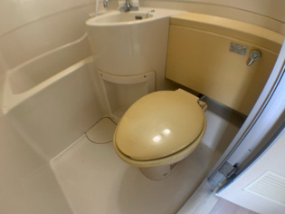 浴室内にトイレがあります☆