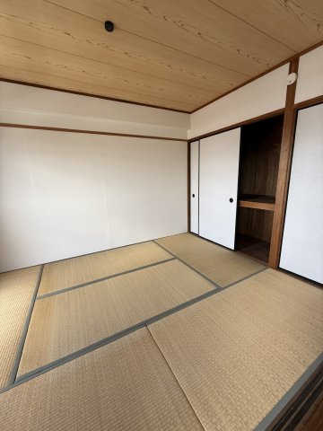 コーポナリタの和室