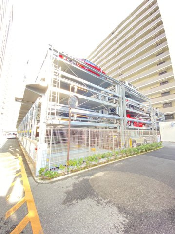 ローレルスクエア健都ザ・レジデンス Fourth stageの駐車場