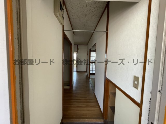 川島第二ビルの玄関