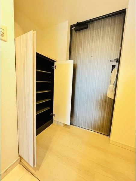S-RESIDENCE名駅Westの玄関