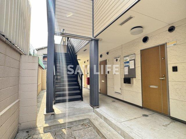 リバーサイド金岡七番館のエントランス