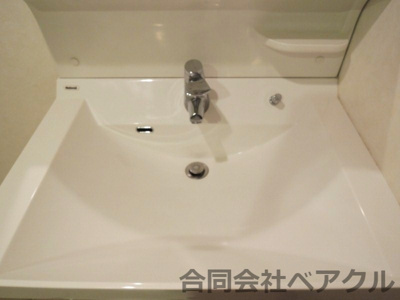 【独立洗面台】 | パインフィールド洛東 | 朝の身支度には欠かせない独立洗面化粧台