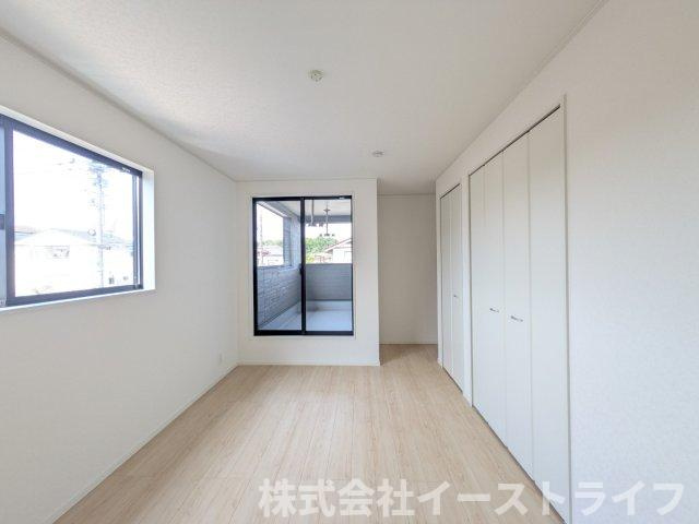 【新築戸建】　いわき市四倉町第19の子供部屋|1号棟写真　洋室は和室と比べて家具を置いたり敷物を敷いたりと、カスタマイズ性が高いので、自分の好みの部屋にしやすいです♪