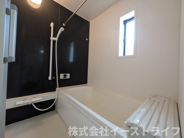 【新築戸建】　いわき市四倉町第19の浴室|1号棟写真　リラックスできる雰囲気の浴室です。洗い場が広々としています。浴槽も広くリラックスするには最適です。
