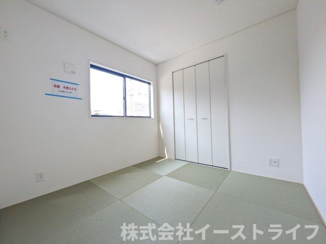 【新築戸建】　いわき市四倉町第19の居間・リビング|同社施工写真　広いリビングは、ご家族でゆっくりくつろぎたい方におすすめです。