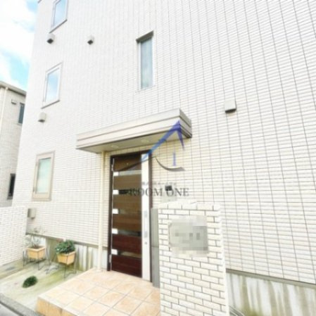 クレスト三軒茶屋のエントランス|エントランスです。