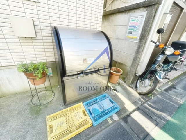 クレスト三軒茶屋