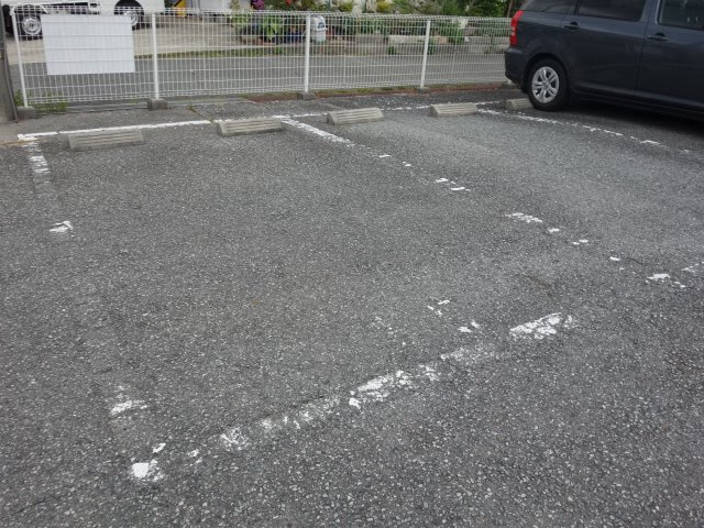 サンライフ雅 A棟の駐車場