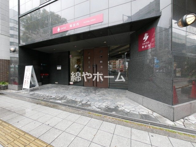 SWISS難波西のエントランス|建物の内部です